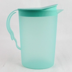 Tupperware Teal Pitcher Jug with Lid 2.1 L 8 3/4 Cup Model 3333B-1