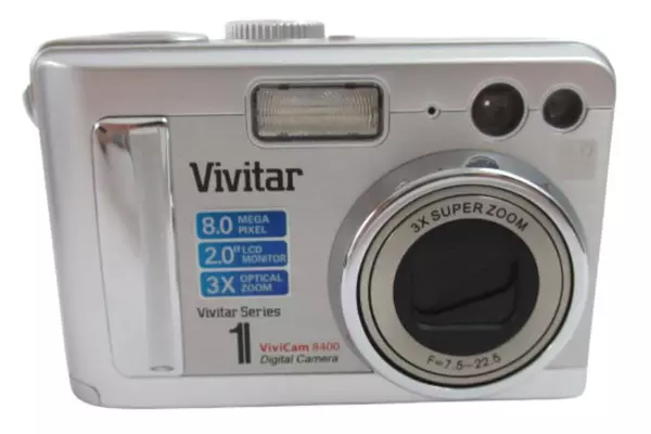 Vivitar Vivicam 8400 Digital Camera 8.0 MP With Case and Cords