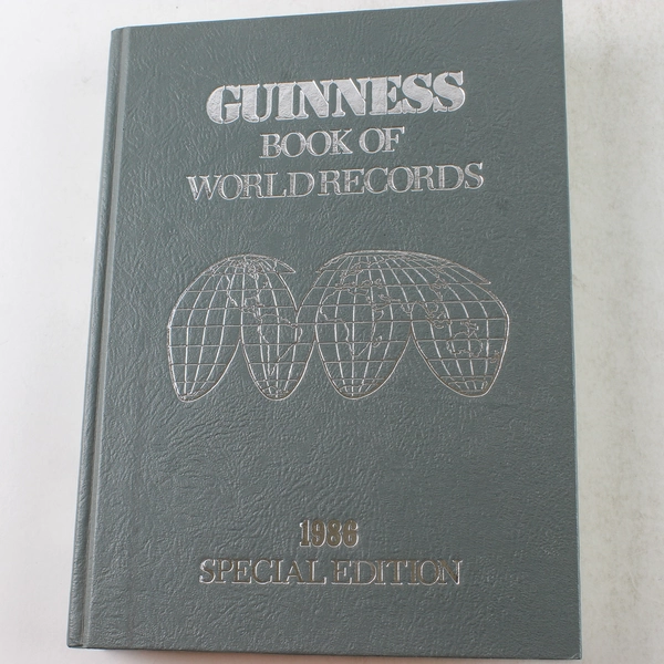 Guinness Book of World Records 1985 Norris McWhirter Hardcover Special Edition