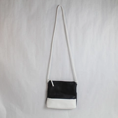  Worthington Woman Handbag Purse White Black Crossbody Strap Zip Closure