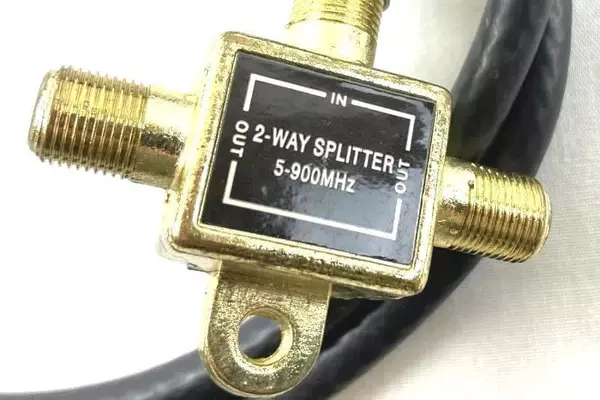 Set of Two Gemini Coaxial Two Way Splitters With Coaxial Cable CV60 Untested