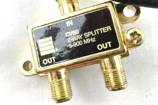 Set of Two Gemini Coaxial Two Way Splitters With Coaxial Cable CV60 Untested