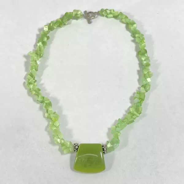 Jade Bead Necklace With Bead Pendant 19 Inch