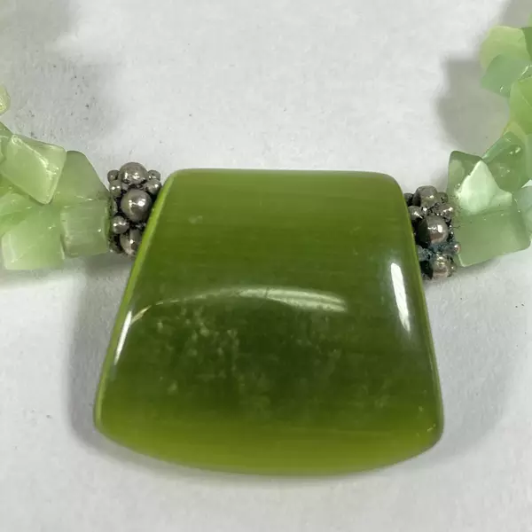 Jade Bead Necklace With Bead Pendant 19 Inch