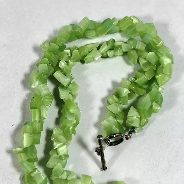 Jade Bead Necklace With Bead Pendant 19 Inch
