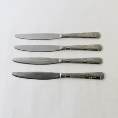 Lot of 4 Oneida Quadratic Dinner Knives Stainless Glossy Satin Flatware