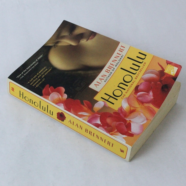 Honolulu By Alan Brennert 2009 St. Martin's Press Paperback
