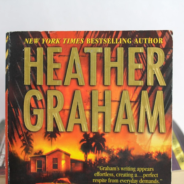 Lot of 3 Heather Graham Mystery Novels Killing Kelly The Dead Room Suspicious