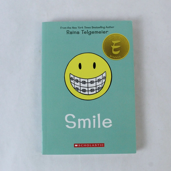 Smile By Raina Telgemeier 2010 Paperback Book Scholastic