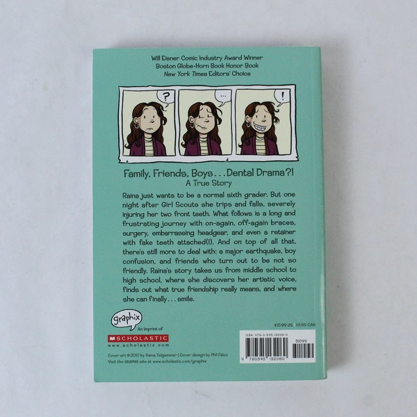 Smile By Raina Telgemeier 2010 Paperback Book Scholastic