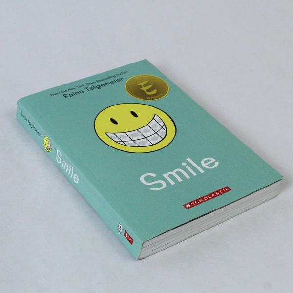 Smile By Raina Telgemeier 2010 Paperback Book Scholastic