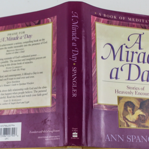 A Miracle A Day by Ann Spangler 1996 PB Zondervan Meditations Book