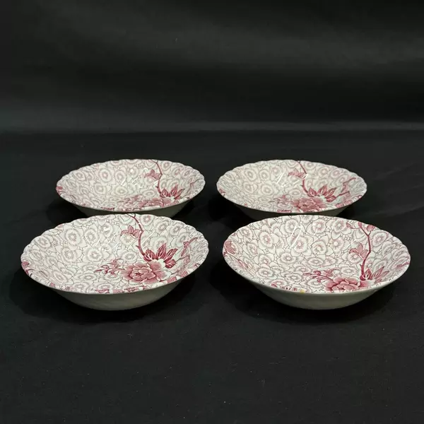Set of Four 1979 Johnson Brothers Red Lotus Ironstone Round Fruit Bowls