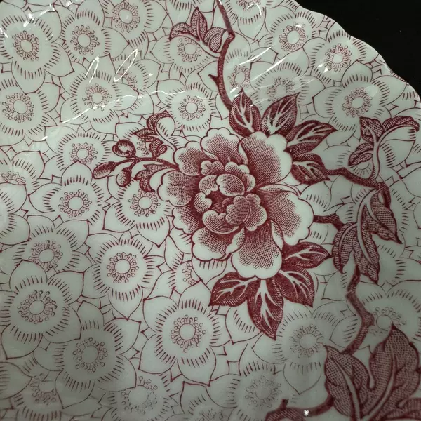 Set of Four 1979 Johnson Brothers Red Lotus Ironstone Round Fruit Bowls