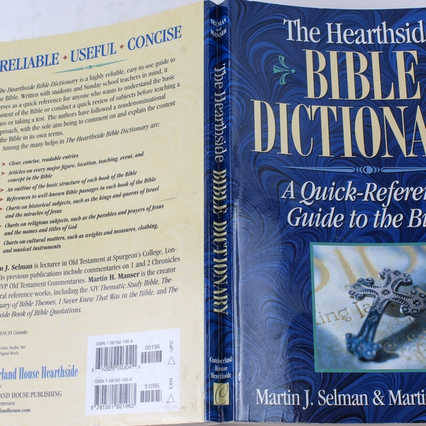 The Hearthside Bible Dictionary by Martin Manser & J. Selman 1998 Paperback