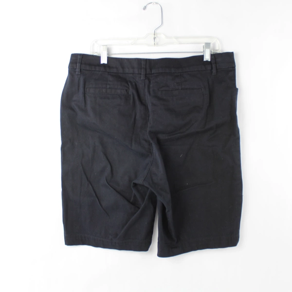 St. John's Bay Women's Black Bermuda Style Pant Shorts Size 14 Cotton Blend 
