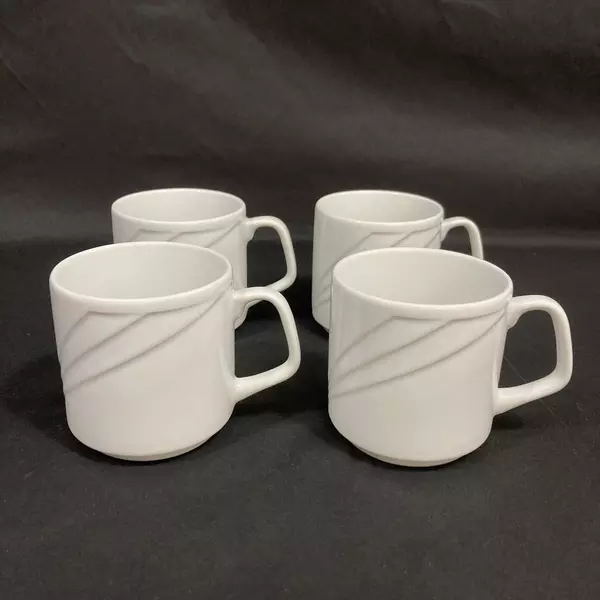 Set of 4 Delco Royal Ceramic Coffee Mugs White Ribbed Pattern Good Condition