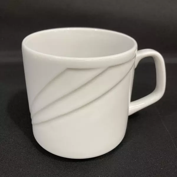Set of 4 Delco Royal Ceramic Coffee Mugs White Ribbed Pattern Good Condition