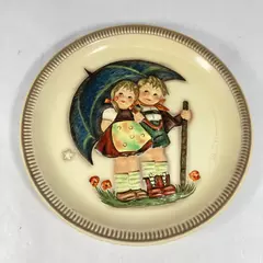 Vtg MJ Hummel First Edition 1975 Anniversary Plate in Bas Relief Stormy Weather