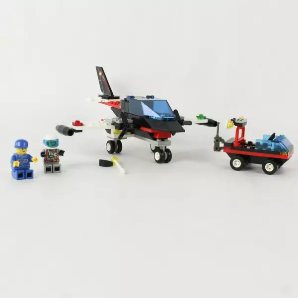 Lego Set 3439 Spy Runner Missing Two Pieces Includes Minifigs