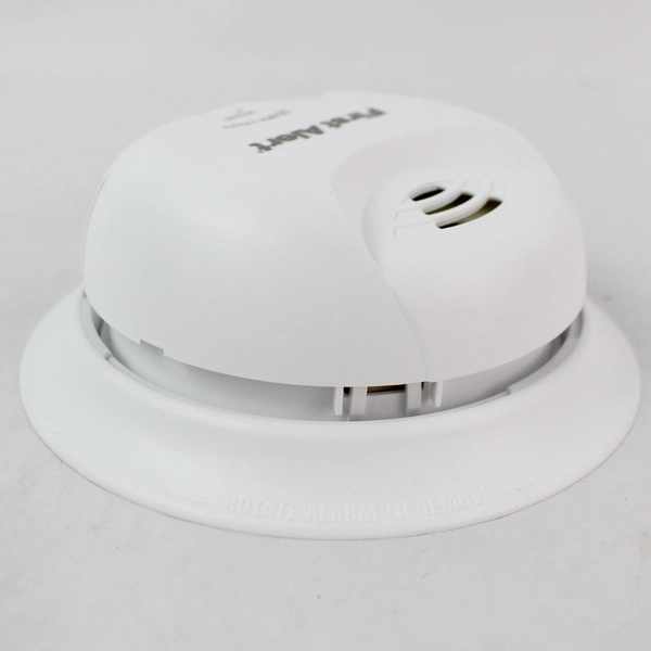 First Alert Smoke Alarm Model No. 0827 Lithium Battery Not Included