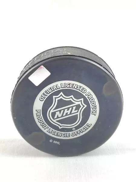 Brendan Leipsic 28 Signed 2012 NHL Nashville Predators Official Hockey Puck Case