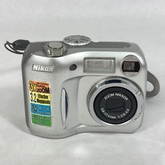 Nikon Coolpix 3100 Digital Compact Camera With Case