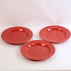 Lot of 3 Gibson Home Ceramic Salad Pasta Dinner Plates 11 Inch Cherry Red