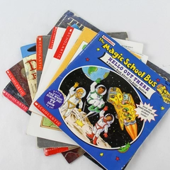Lot of 8 Scholastic Children's Books The Magic School Bus Easy Reader Set