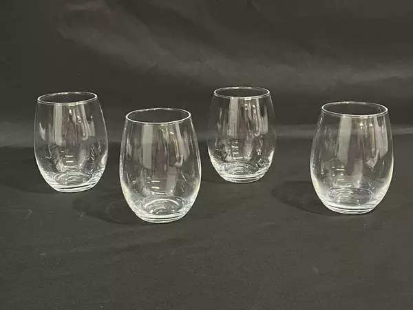 Lot of 4 Dash Of That Clear Wine Glasses Good Pre-Owned Condition