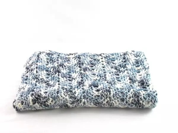 Vintage Handmade Throw Blanket Afghan Crochet Knit White Blue Scalloped