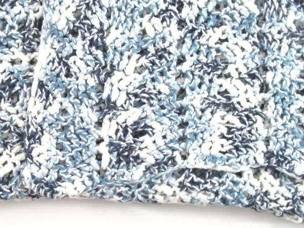 Vintage Handmade Throw Blanket Afghan Crochet Knit White Blue Scalloped