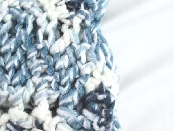 Vintage Handmade Throw Blanket Afghan Crochet Knit White Blue Scalloped