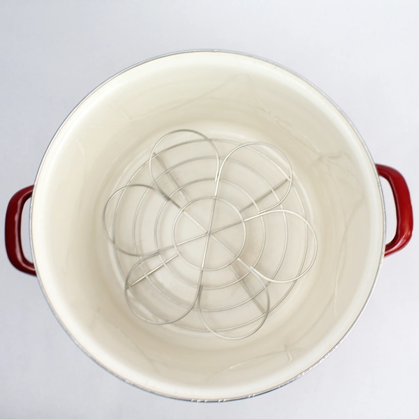 Unbranded Red Canning Pot With Rack 18 Quart 4.5 Gallon Capacity