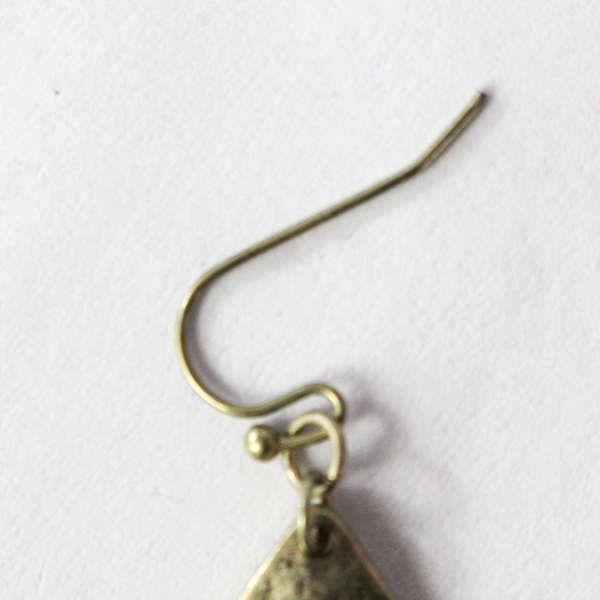 Single Pair of Gold Toned Abstract Shape Earrings 0.8x1.5 in Each