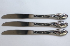 Lot of 3 Oneida Lorilei Stainless Dinner Knives Floral Design 9" Pre-owned
