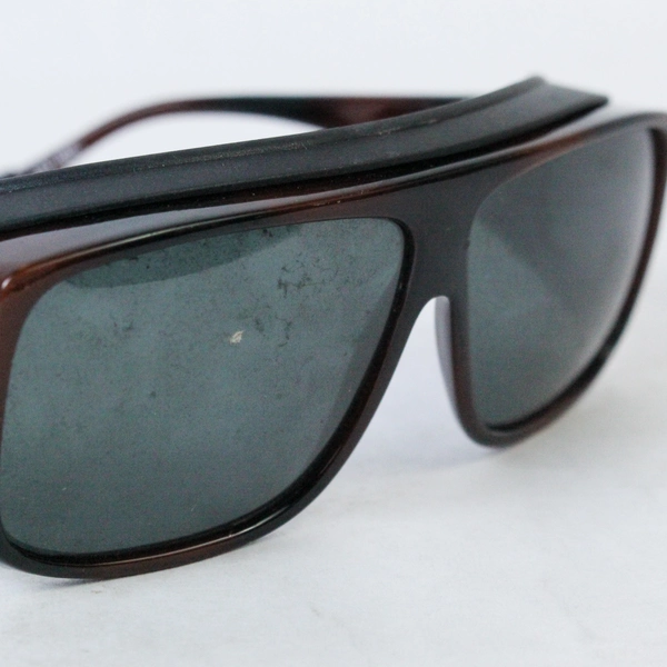 HTOVER Maroon Shell Sunglasses With Adjustable Strap and Peripheral Lens UV 400