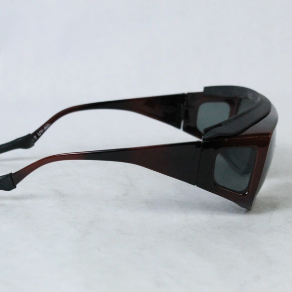 HTOVER Maroon Shell Sunglasses With Adjustable Strap and Peripheral Lens UV 400