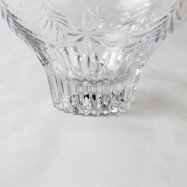 Unbranded Ornate Glass Bowl With Christmas Tree Patterns