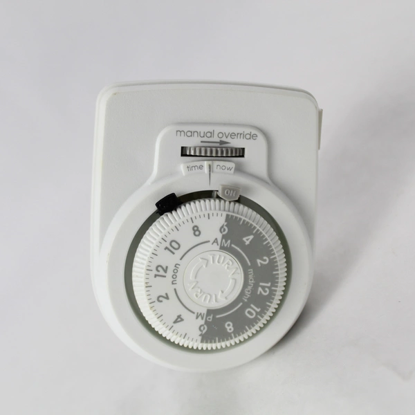 Toastmaster Wall Plug Outlet 24-Hour Lights & Appliances Dial Timer Model 12-901