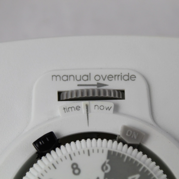 Toastmaster Wall Plug Outlet 24-Hour Lights & Appliances Dial Timer Model 12-901