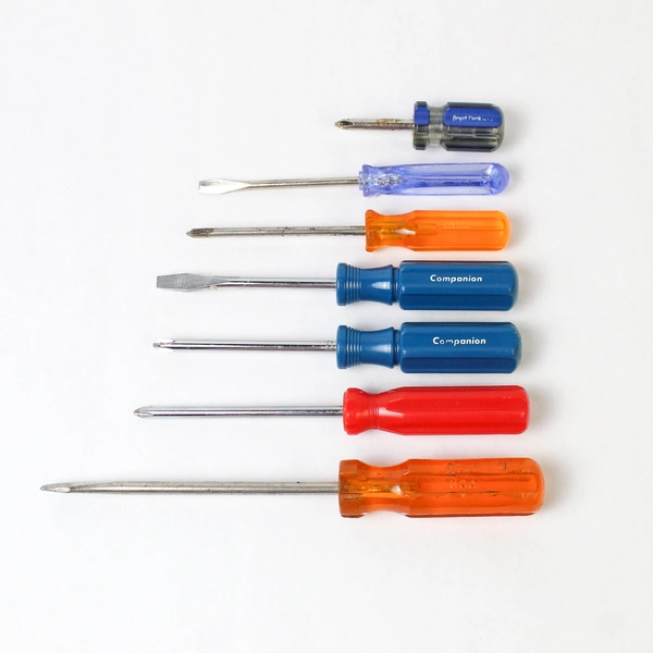 Vintage Lot of 7 Screwdrivers Plastic Handle 3 Flathead 4 Phillips Various Sizes