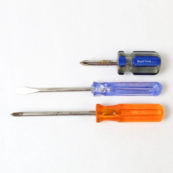 Vintage Lot of 7 Screwdrivers Plastic Handle 3 Flathead 4 Phillips Various Sizes