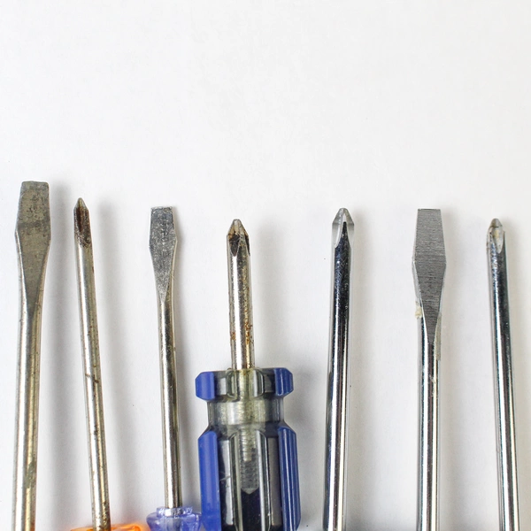 Vintage Lot of 7 Screwdrivers Plastic Handle 3 Flathead 4 Phillips Various Sizes