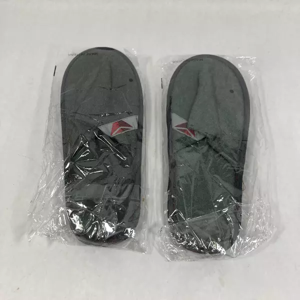 Lot of 2 Delta Airlines Unisex Amenity Kit Slippers Gray Nonslip Size One