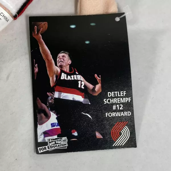 2000 Trail Blazers Buddy L.E. Plush #12 Detlef Scrempf 729/10000
