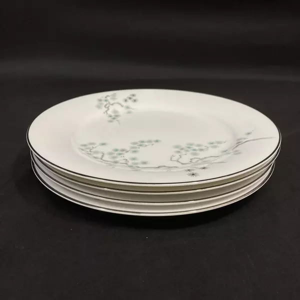 Lot of 4 Vintage Noritake Pineville Dinner Plates White Platinum Rim 10.5" 