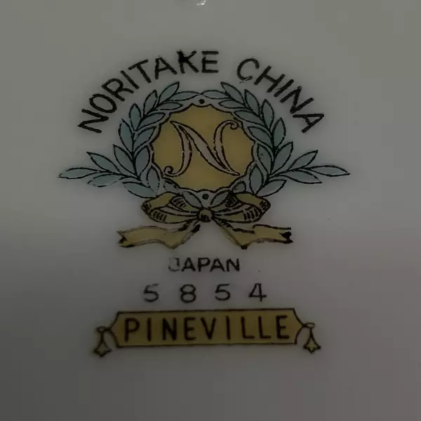 Lot of 4 Vintage Noritake Pineville Dinner Plates White Platinum Rim 10.5" 