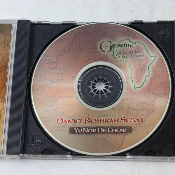 Daniel Bushrah Sesay Yu Nor De Chenj CD 2005 Su Ruba Music Pre-Owned