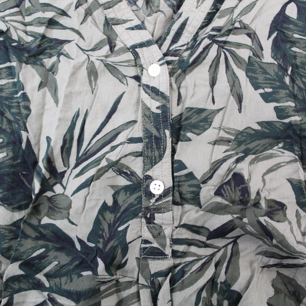 Old Navy Women's 1/4 Button Up Pullover Top Size XL Cotton Green Leaves Print